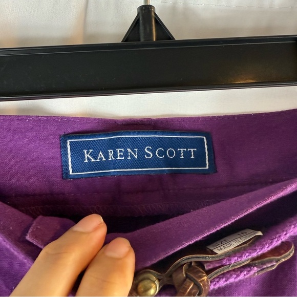 Vintage Karen Scott Purple High Waisted Mom
Shorts with Matching Belt - Picture 6 of 14